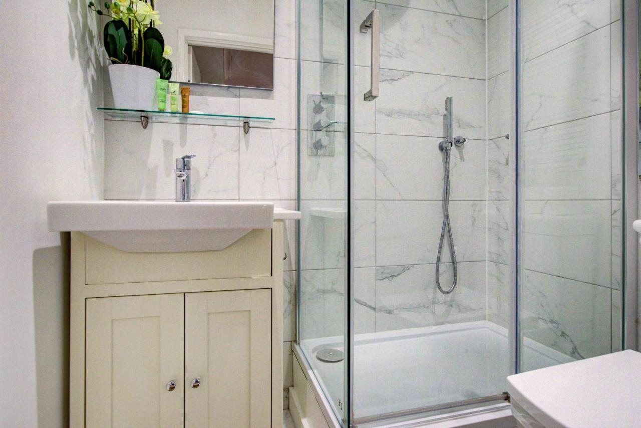 3-Bedroom, 3-Baths Apartment In Super Posh Marylebone, Central London, W1 Екстериор снимка