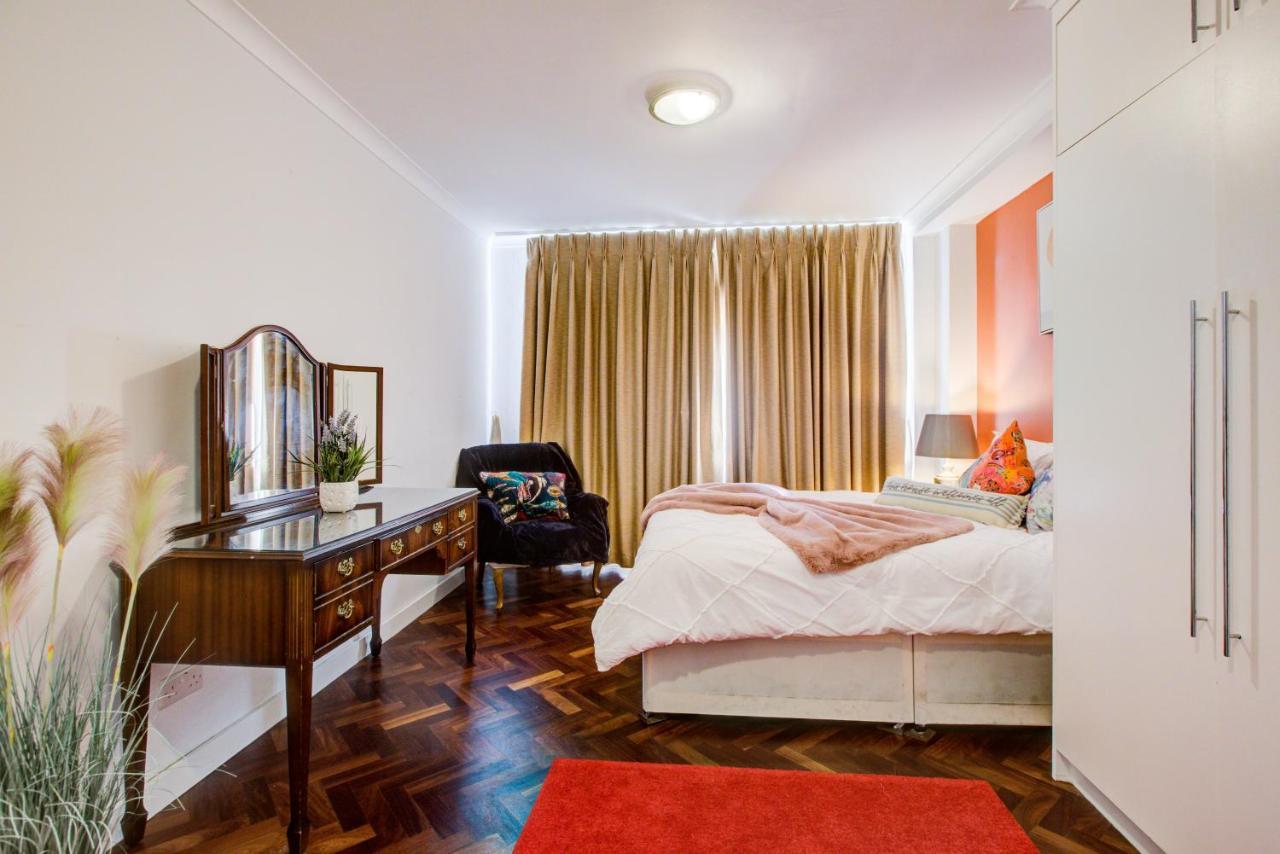 3-Bedroom, 3-Baths Apartment In Super Posh Marylebone, Central London, W1 Екстериор снимка